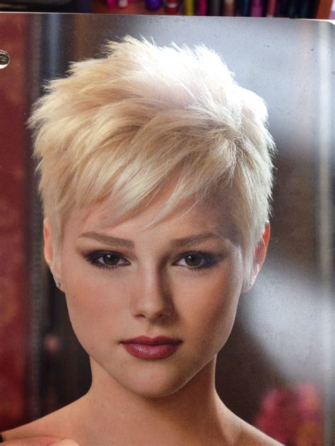 pictures of short hairstyles for fine hair|More.